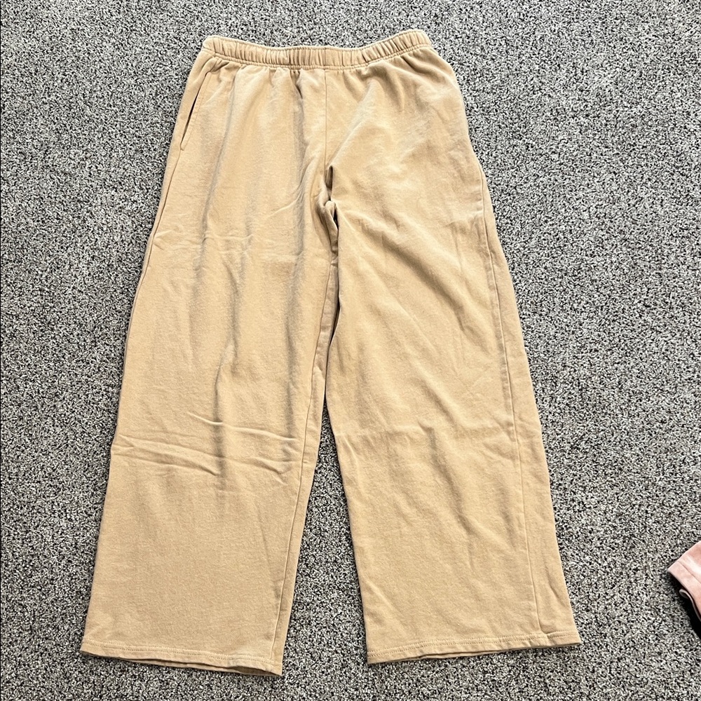 Universal Thread Beige Sweat Pants Women’s M